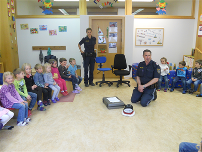 Polizeibesuch im Kindergarten 2013 [001].JPG