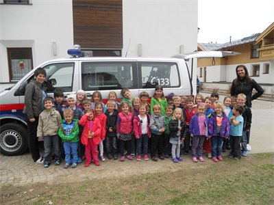 Polizeibesuch im Kindergarten 2013 [019].JPG
